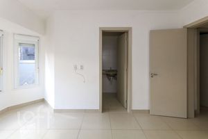 Image 12 - 928776