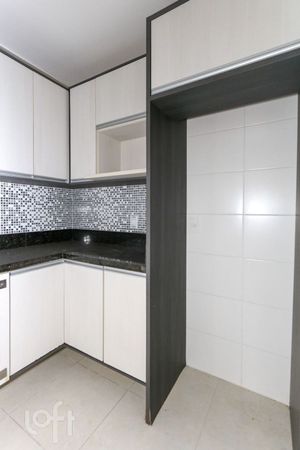Image 21 - 928776