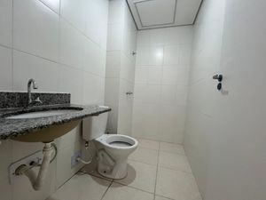 Image 9 - 928837