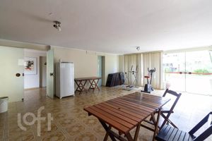 Image 37 - 928911