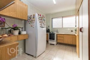 Image 1 - 928916