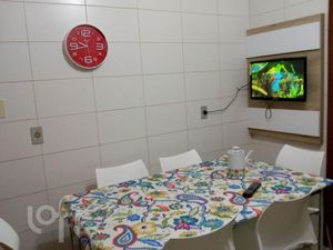 Image 8 - 928931