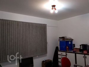 Image 19 - 928931