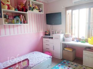 Image 9 - 928935