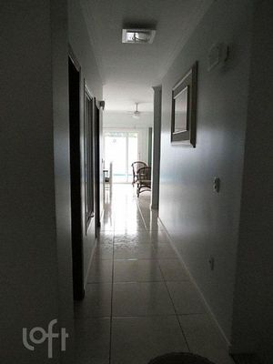 Image 13 - 928936