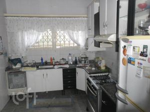 Image 4 - 928937
