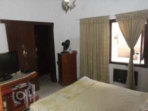 Image 7 - 928937