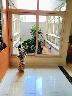 Image 8 - 928941