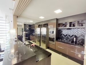 Image 1 - 928942