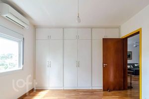 Image 19 - 928956
