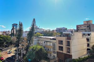 Image 1 - 928958