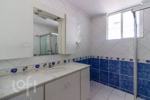 Image 15 - 928965