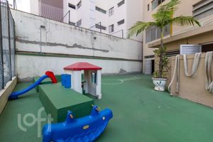 Image 25 - 928965