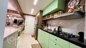 Image 8 - 928967