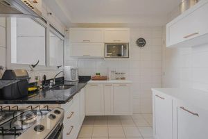 Image 4 - 928971