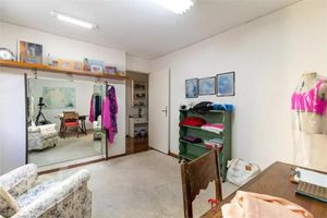 Image 8 - 928978