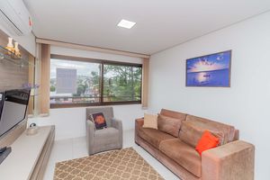 Image 3 - 928981