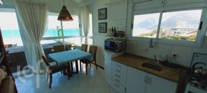 Image 8 - 928983