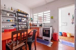 Image 4 - 928987