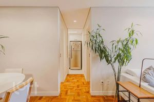 Image 3 - 928989