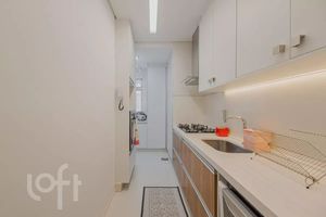 Image 6 - 928989