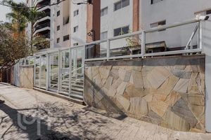 Image 17 - 928989