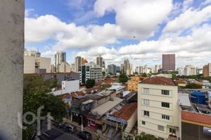 Image 18 - 928990