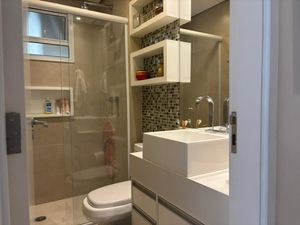 Image 19 - 928997