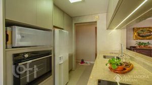 Image 11 - 929066