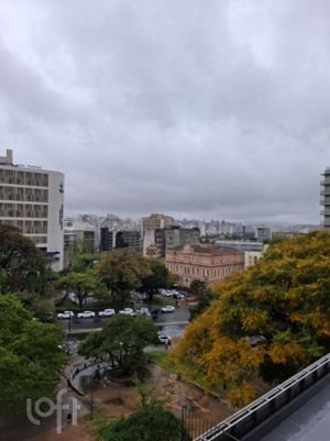 Image 17 - 929068