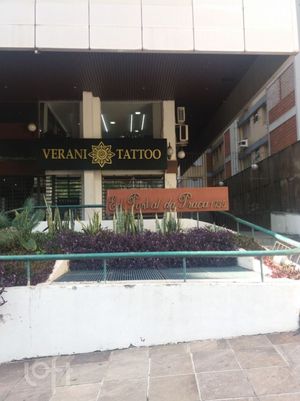 Image 20 - 929068