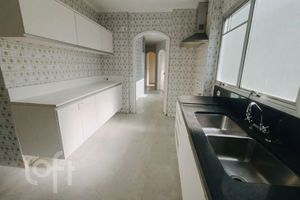 Image 20 - 929150