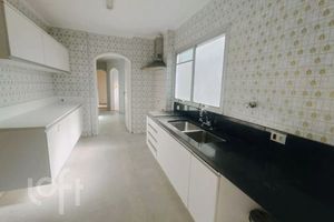 Image 22 - 929150