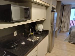 Image 5 - 929203