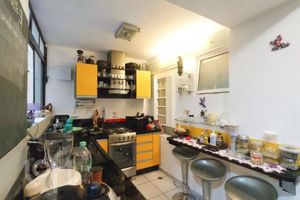 Image 6 - 929247