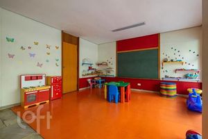 Image 21 - 929273