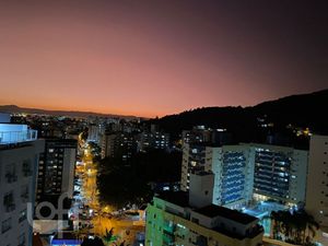 Image 17 - 929303