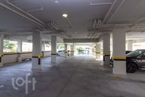 Image 16 - 929317