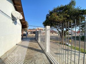 Image 4 - 929321
