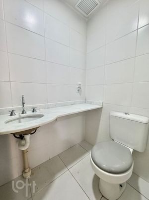 Image 21 - 929327