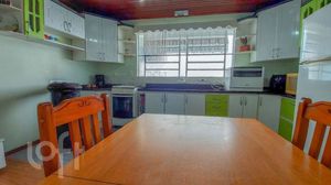 Image 6 - 929337