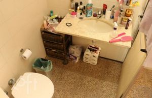 Image 11 - 929338