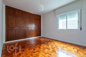 Image 7 - 929339