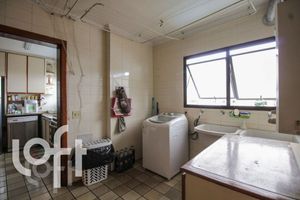 Image 31 - 929340