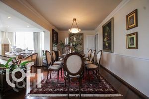 Image 4 - 929340