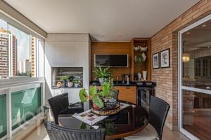 Image 8 - 929341