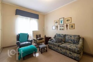 Image 8 - 929345