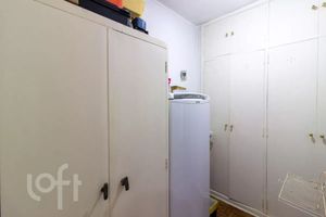 Image 29 - 929345