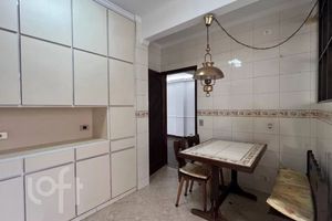 Image 7 - 929351
