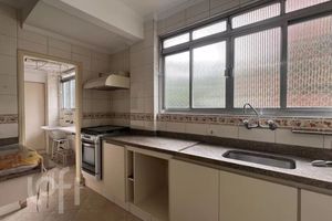 Image 10 - 929351